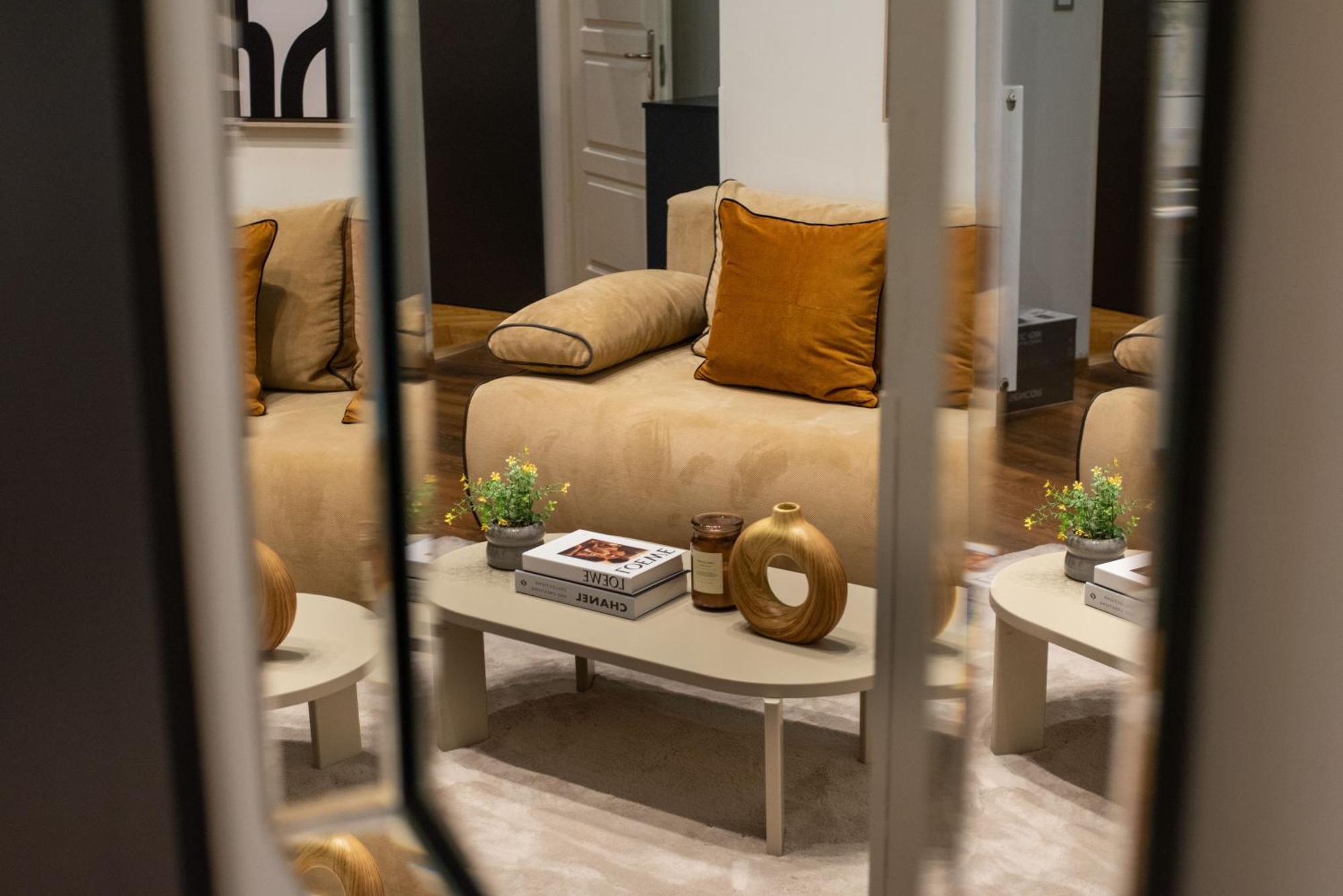 Chic Central 1Br Retreat Near New York Cafe With View Budapešť Exteriér fotografie