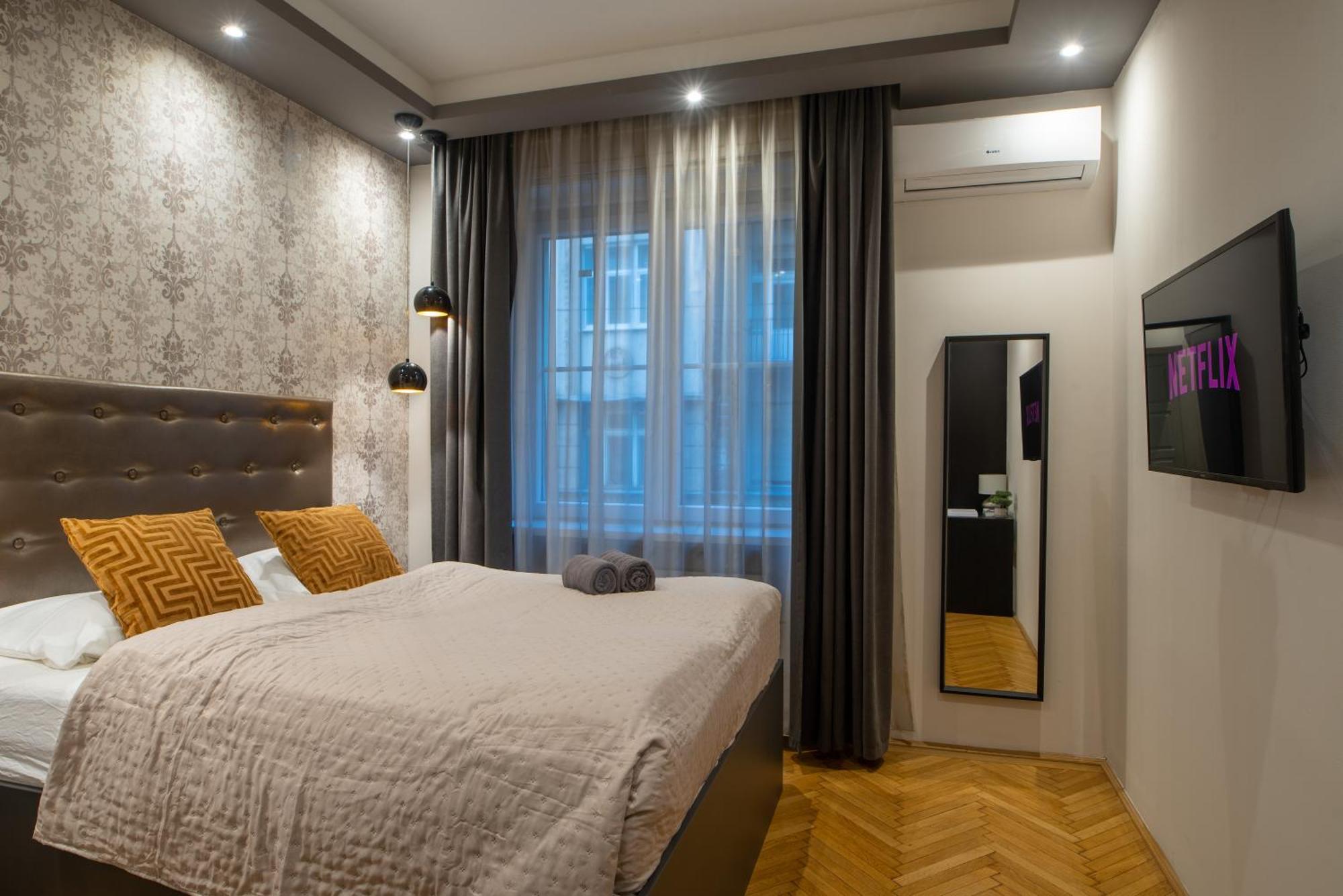 Chic Central 1Br Retreat Near New York Cafe With View Budapešť Exteriér fotografie